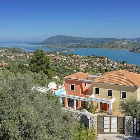 فيلة Drepanou Bay