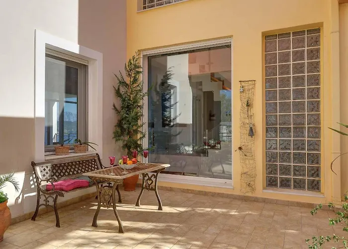 Drepanou Bay Villa *